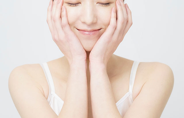 最近、肌のハリや艶が気になる…
